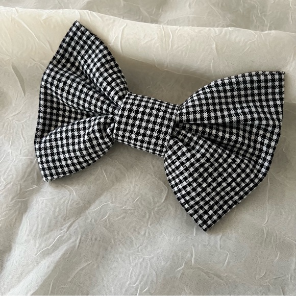Bow Hair Clip, French Barrette, Linen, Black & White Gingham Plaid, 5 x 3.5 in - Picture 3 of 4